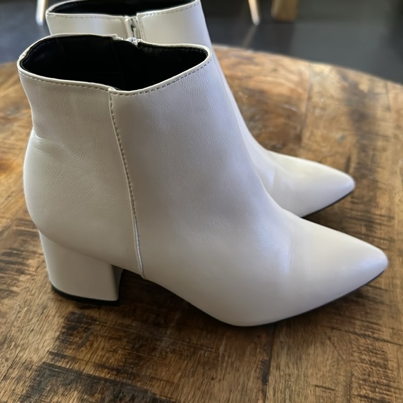 White booties - Picture 4 of 7